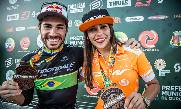 Avancini e Letícia Cãndido, campeões da prova Foto: Fabio Piva