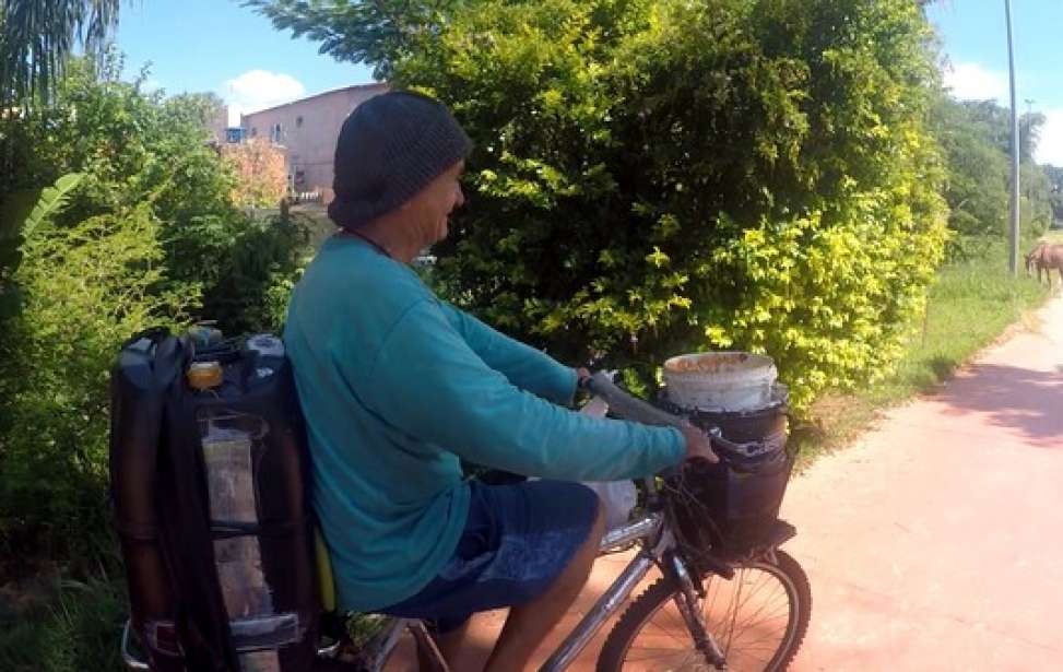 Bikers Rio pardo | SUA HISTÓRIA | Aposentado pedala todos os dias para regar árvores de uma avenida