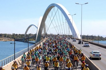 Bikers Rio pardo | Notícia | Passeio ciclístico reuniu 7 mil pessoas ciclistas pelas ruas de Brasília