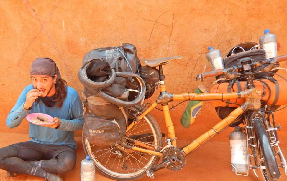Bikers Rio Pardo | SUA HISTÓRIA | Brasileiro roda o mundo em uma bicicleta de bambu