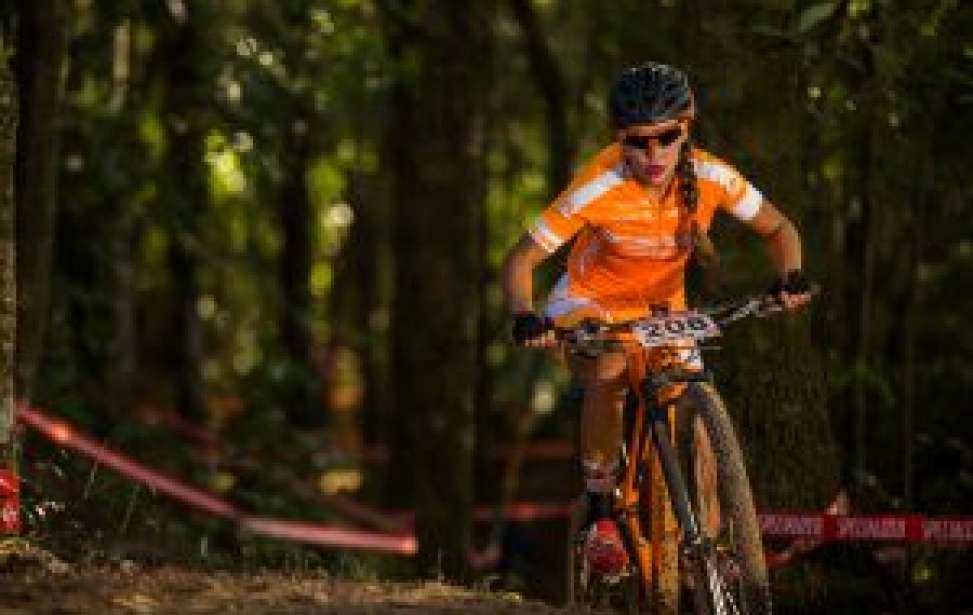 Bikers Rio pardo | Notícia | 2 | Henrique Avancini e Letícia Cândido levam a melhor no XCO da 2º etapa da CIMTB Levorin
