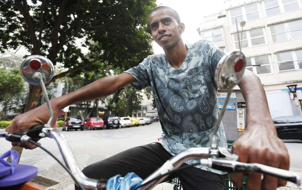 Bikers Rio pardo | SUA HISTÓRIA | 2 | Ambulante de Caxias pedala mais de 90 km por dia pra vender doces na Zona Sul do Rio