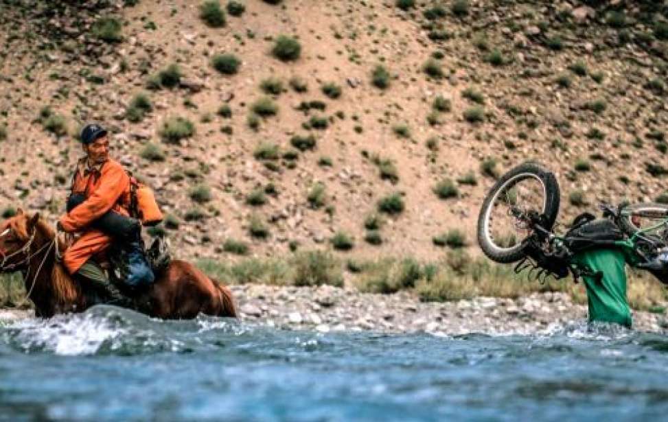 Bikers Rio Pardo | SUA HISTÓRIA | Das temperaturas extremas à solidão. Ben Page atravessou o Ártico de bicicleta e gravou a viagem