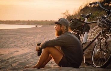 Bikers Rio pardo | Notícia | Americano trabalha 6 meses por ano e passo o resto do tempo viajando pelo mundo de bike